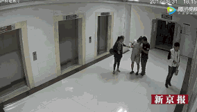 准爸爸体验十级分娩，无法忍受掩面痛哭！
