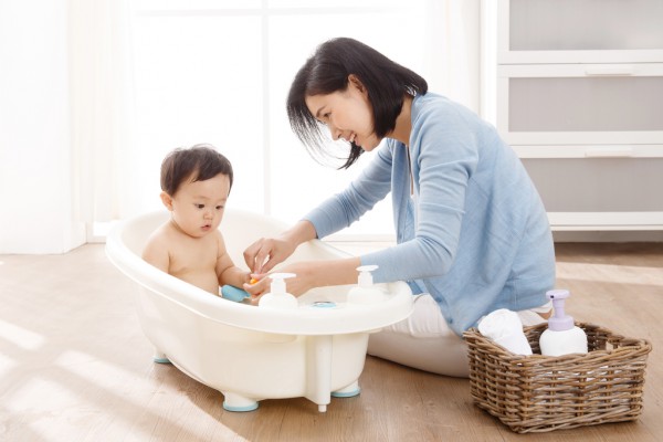 艾舒芙洗沐二合一温和低敏无刺激 让宝宝的肌肤更加强韧