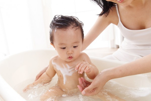 康婴健氨基酸润爽沐浴露 天然植物•纯正温和•给宝宝皮肤更多呵护