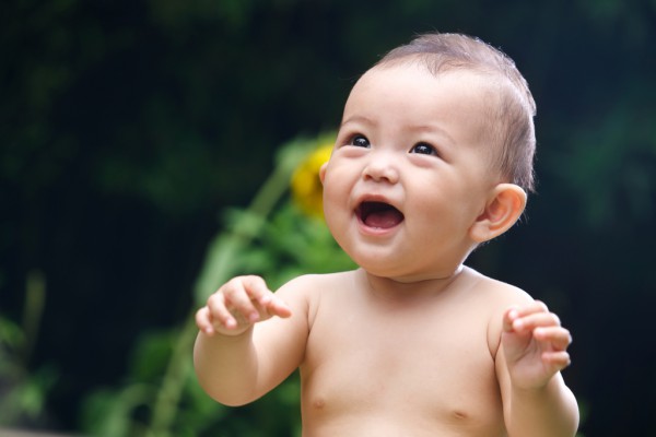 爽身粉的作用：强生婴儿天然玉米爽身粉 呵护宝宝的肌肤干爽舒适